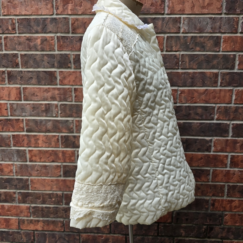 1980s Christian Dior Quilted Bed Jacket Lingerie Size Medium Ivory Lace Vintage, - Picture 5 of 16